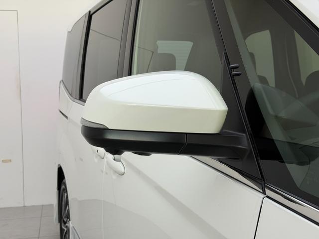 ヴォクシー ハイブリッドＳ－Ｚ　【１３．２インチ後席モニター付】　１０．５インチコネクテットナビ　モデリスタエアロ＋リヤスポイラー＋グリル　ＰＶＭ　ＢＳＭ　快適利便パッケージＨｉ　トヨタチームメイト　アドバンストパーク　純正１７ＡＷ（24枚目）