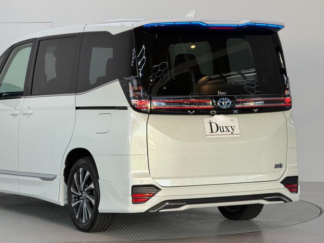 ヴォクシー ハイブリッドＳ－Ｚ　【１３．２インチ後席モニター付】　１０．５インチコネクテットナビ　モデリスタエアロ＋リヤスポイラー＋グリル　ＰＶＭ　ＢＳＭ　快適利便パッケージＨｉ　トヨタチームメイト　アドバンストパーク　純正１７ＡＷ（28枚目）