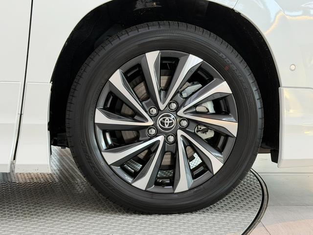 ヴォクシー ハイブリッドＳ－Ｚ　【１３．２インチ後席モニター付】　１０．５インチコネクテットナビ　モデリスタエアロ＋リヤスポイラー＋グリル　ＰＶＭ　ＢＳＭ　快適利便パッケージＨｉ　トヨタチームメイト　アドバンストパーク　純正１７ＡＷ（38枚目）