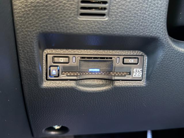 ヴォクシー ハイブリッドＳ－Ｚ　【１３．２インチ後席モニター付】　１０．５インチコネクテットナビ　モデリスタエアロ＋リヤスポイラー＋グリル　ＰＶＭ　ＢＳＭ　快適利便パッケージＨｉ　トヨタチームメイト　アドバンストパーク　純正１７ＡＷ（69枚目）