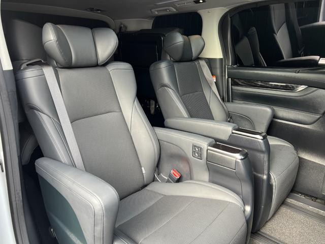 アルファード ２．５Ｓ　Ｃパッケージ　【後席モニター付き】　９型純正ナビ　ツインムーンルーフ　デジタルミラー　フルセグＴＶ　バックカメラ　両側電動スライドドア　ステアリングヒーター　ＥＴＣ　シートメモリー　パワーシート　純正１８インチＡＷ（47枚目）