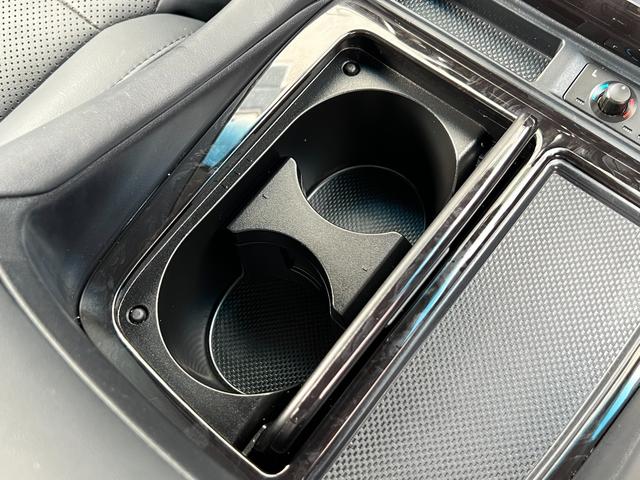 アルファード ２．５Ｓ　Ｃパッケージ　【後席モニター付き】　９型純正ナビ　ツインムーンルーフ　デジタルミラー　フルセグＴＶ　バックカメラ　両側電動スライドドア　ステアリングヒーター　ＥＴＣ　シートメモリー　パワーシート　純正１８インチＡＷ（67枚目）