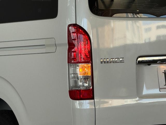 ハイエースバン 　【モデリスタエアロ付＆ディーゼル車】　デジタルインナーミラー　パノラミックビューモニター対応　両側電動パワースライドドア　ＥＴＣ　ＬＥＤヘッドライト　ＡＣ１００Ｖ　プッシュスタート　純正１５インチＡＷ（27枚目）