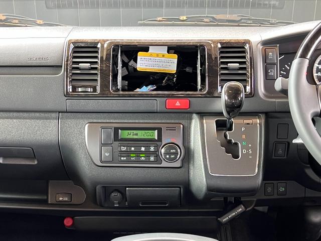 ハイエースバン 　【モデリスタエアロ付＆ディーゼル車】　デジタルインナーミラー　パノラミックビューモニター対応　両側電動パワースライドドア　ＥＴＣ　ＬＥＤヘッドライト　ＡＣ１００Ｖ　プッシュスタート　純正１５インチＡＷ（35枚目）