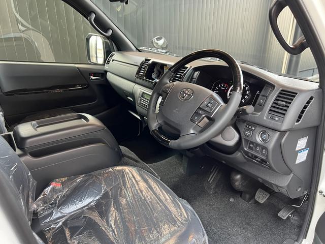 ハイエースバン 　【モデリスタエアロ付＆ディーゼル車】　デジタルインナーミラー　パノラミックビューモニター対応　両側電動パワースライドドア　ＥＴＣ　ＬＥＤヘッドライト　ＡＣ１００Ｖ　プッシュスタート　純正１５インチＡＷ（36枚目）