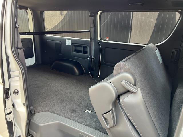 ハイエースバン 　【モデリスタエアロ付＆ディーゼル車】　デジタルインナーミラー　パノラミックビューモニター対応　両側電動パワースライドドア　ＥＴＣ　ＬＥＤヘッドライト　ＡＣ１００Ｖ　プッシュスタート　純正１５インチＡＷ（42枚目）