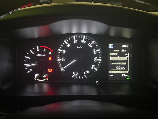 ハイエースバン 　【モデリスタエアロ付＆ディーゼル車】　デジタルインナーミラー　パノラミックビューモニター対応　両側電動パワースライドドア　ＥＴＣ　ＬＥＤヘッドライト　ＡＣ１００Ｖ　プッシュスタート　純正１５インチＡＷ（46枚目）