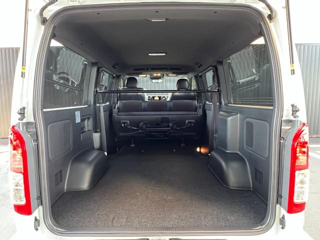 ハイエースバン 　【モデリスタエアロ付＆ディーゼル車】　デジタルインナーミラー　パノラミックビューモニター対応　両側電動パワースライドドア　ＥＴＣ　ＬＥＤヘッドライト　ＡＣ１００Ｖ　プッシュスタート　純正１５インチＡＷ（75枚目）