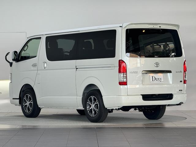 ハイエースバン ロングスーパーＧＬ　ダークプライムＳ　【ディーゼル車】デジタルインナーミラー　パノラミックビューモニター対応　両側電動パワースライドドア　ＬＥＤヘッドライト　ＡＣ１００Ｖ　プッシュスタート　２０ｔｈ記念スカッフプレート　オプション１５ＡＷ（10枚目）
