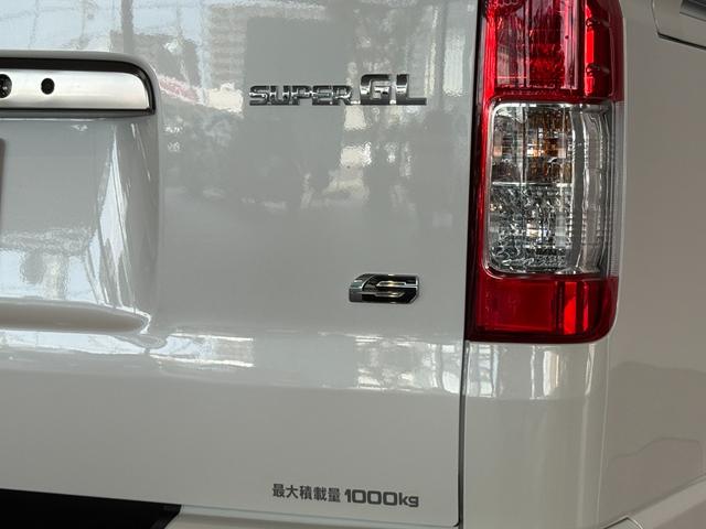 ハイエースバン ロングスーパーＧＬ　ダークプライムＳ　【ディーゼル車】デジタルインナーミラー　パノラミックビューモニター対応　両側電動パワースライドドア　ＬＥＤヘッドライト　ＡＣ１００Ｖ　プッシュスタート　２０ｔｈ記念スカッフプレート　オプション１５ＡＷ（27枚目）