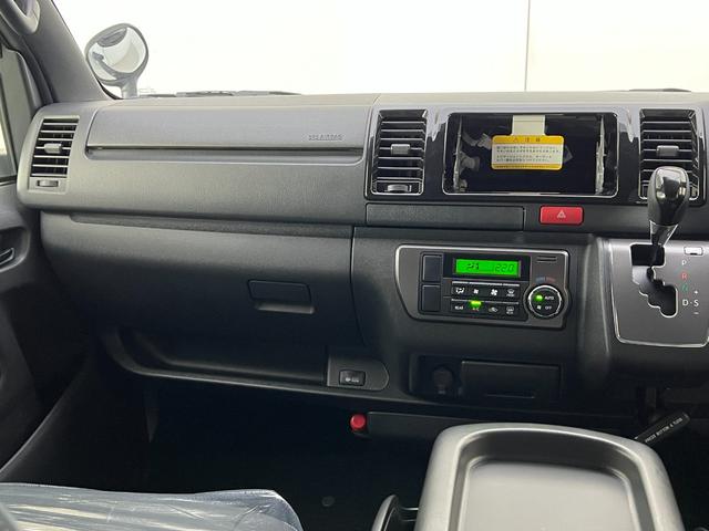 ハイエースバン ロングスーパーＧＬ　ダークプライムＳ　【ディーゼル車】デジタルインナーミラー　パノラミックビューモニター対応　両側電動パワースライドドア　ＬＥＤヘッドライト　ＡＣ１００Ｖ　プッシュスタート　２０ｔｈ記念スカッフプレート　オプション１５ＡＷ（65枚目）