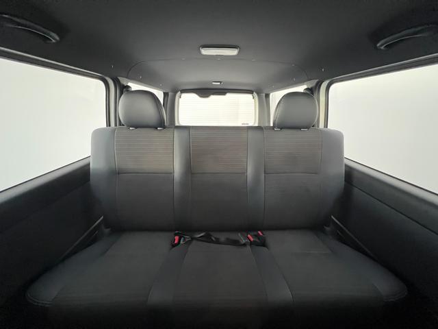 ハイエースバン ロングスーパーＧＬ　ダークプライムＳ　【ディーゼル車】デジタルインナーミラー　パノラミックビューモニター対応　両側電動パワースライドドア　ＬＥＤヘッドライト　ＡＣ１００Ｖ　プッシュスタート　２０ｔｈ記念スカッフプレート　オプション１５ＡＷ（70枚目）