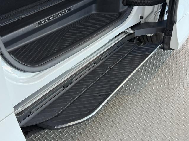 アルファード Z 【ユニバーサルステップ付】 14型コネクトナビ 左右独立ムーンルーフ デジタルミラー トヨタチームメイト パノラミックビューモニター ブラインドスポットモニター シートヒーター&クーラー 純正18AW(22枚目)