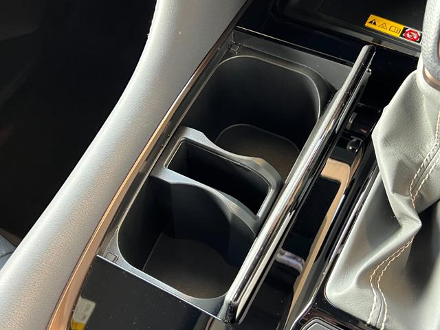 アルファード Z 【ユニバーサルステップ付】 14型コネクトナビ 左右独立ムーンルーフ デジタルミラー トヨタチームメイト パノラミックビューモニター ブラインドスポットモニター シートヒーター&クーラー 純正18AW(61枚目)