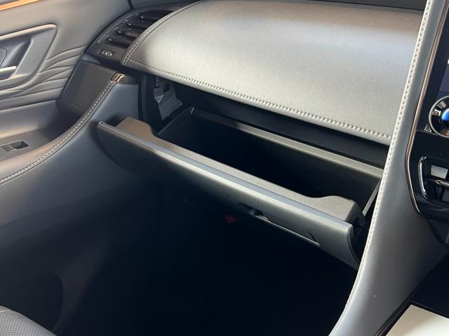 アルファード Z 【ユニバーサルステップ付】 14型コネクトナビ 左右独立ムーンルーフ デジタルミラー トヨタチームメイト パノラミックビューモニター ブラインドスポットモニター シートヒーター&クーラー 純正18AW(62枚目)