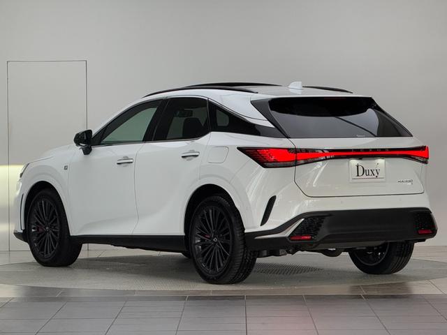 RX RX350 Fスポーツ 【改良後モデル!】 内装レッド 14型コネクトナビ パノラマルーフ 輻射ヒータ デジタルインナーミラー オレンジキャリパー 12.3TFTメーター 寒冷地 ドラレコ 置充電 ルーフレール 純正21AW(10枚目)