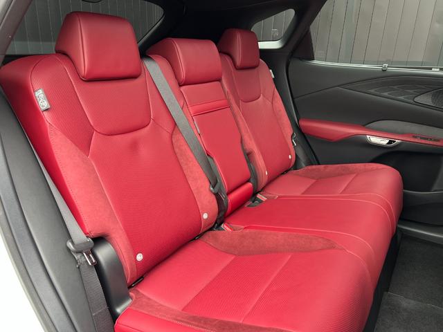 RX RX350 Fスポーツ 【改良後モデル!】 内装レッド 14型コネクトナビ パノラマルーフ 輻射ヒータ デジタルインナーミラー オレンジキャリパー 12.3TFTメーター 寒冷地 ドラレコ 置充電 ルーフレール 純正21AW(42枚目)