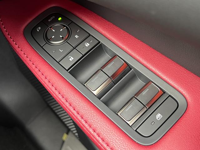 RX RX350 Fスポーツ 【改良後モデル!】 内装レッド 14型コネクトナビ パノラマルーフ 輻射ヒータ デジタルインナーミラー オレンジキャリパー 12.3TFTメーター 寒冷地 ドラレコ 置充電 ルーフレール 純正21AW(70枚目)