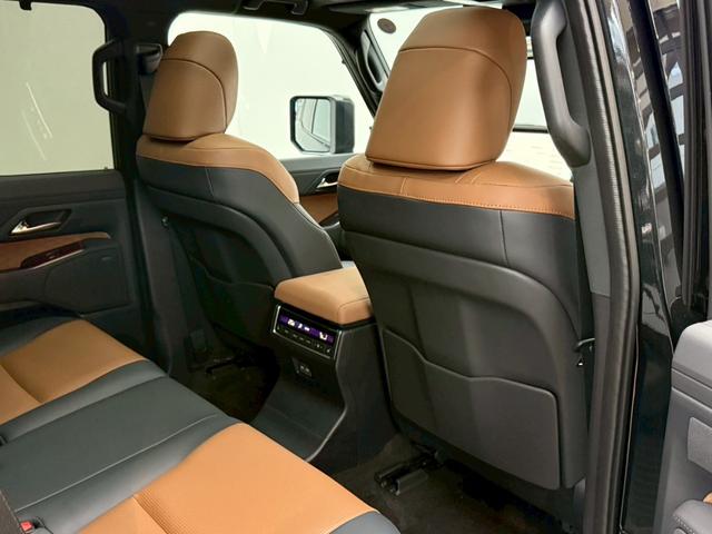 ＧＸ ＧＸ５５０　バージョンＬ　【マークレビンソン＆モデリスタエアロ】　内装ブラウン　リヤスポイラー　デジタルインナーミラー　ドラレコ　１４型コネクトナビ　パノラマルーフ　クールボックス　ＰＶＭ　ＢＳＭ　ヒッチメンバー　純正２２ＡＷ（42枚目）