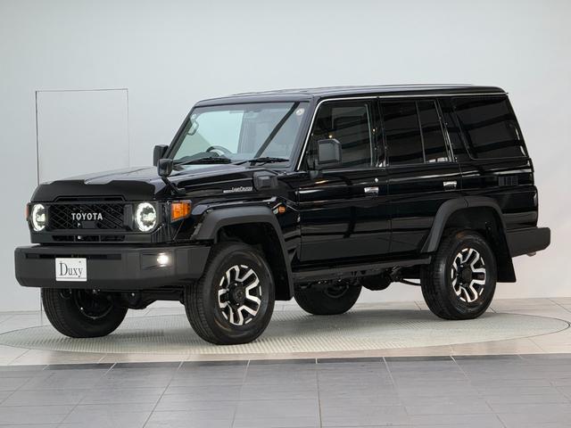 ランドクルーザー７０ ＡＸ　【内装ブラック】　丸目ヘッドライト　バックモニター内臓インナーミラー　電動デフロック　　背面タイヤ　リモコンキー　　ヒルスタートアシストコントロール　ダウンヒルスタートコントロール　純正１６インチＡＷ（8枚目）