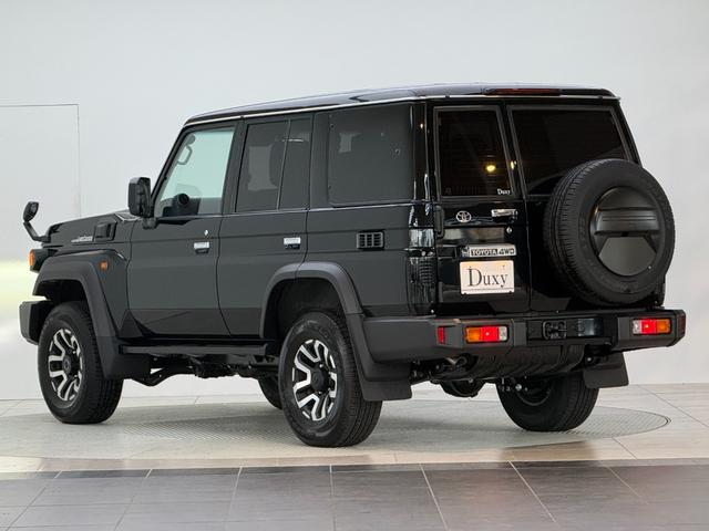 ランドクルーザー７０ ＡＸ　【内装ブラック】　丸目ヘッドライト　バックモニター内臓インナーミラー　電動デフロック　　背面タイヤ　リモコンキー　　ヒルスタートアシストコントロール　ダウンヒルスタートコントロール　純正１６インチＡＷ（10枚目）