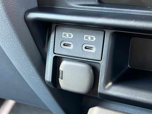 ランドクルーザー７０ ＡＸ　【内装ブラック】　丸目ヘッドライト　バックモニター内臓インナーミラー　電動デフロック　　背面タイヤ　リモコンキー　　ヒルスタートアシストコントロール　ダウンヒルスタートコントロール　純正１６インチＡＷ（69枚目）