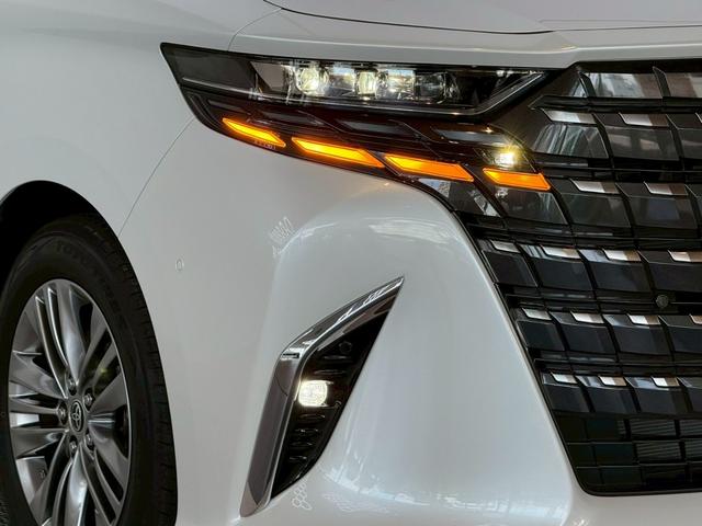 アルファードハイブリッド Z 【13.2インチ後席モニター付き】 14インチコネクトナビ 左右独立ムーンルーフ デジタルミラー カラーヘッドアップディスプレイ トヨタチームメイト ユニバーサルステップ PVM BSM 純正18AW(18枚目)