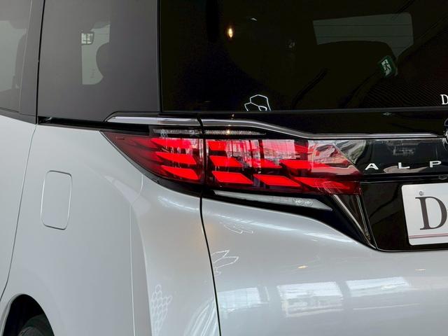 アルファードハイブリッド Z 【13.2インチ後席モニター付き】 14インチコネクトナビ 左右独立ムーンルーフ デジタルミラー カラーヘッドアップディスプレイ トヨタチームメイト ユニバーサルステップ PVM BSM 純正18AW(28枚目)