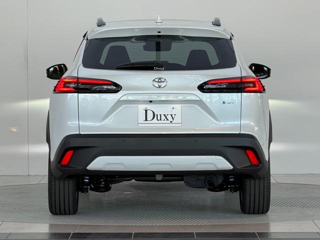 カローラクロス ハイブリッド　Ｚ　【パノラマルーフ＆置くだけ充電】　１０．５インチコネクトナビ　アダプティブハイビーム　パノラミックビューモニター　ブラインドスポットモニター　ステアリングヒーター　アクセサリーコンセント　純正１８ＡＷ（5枚目）