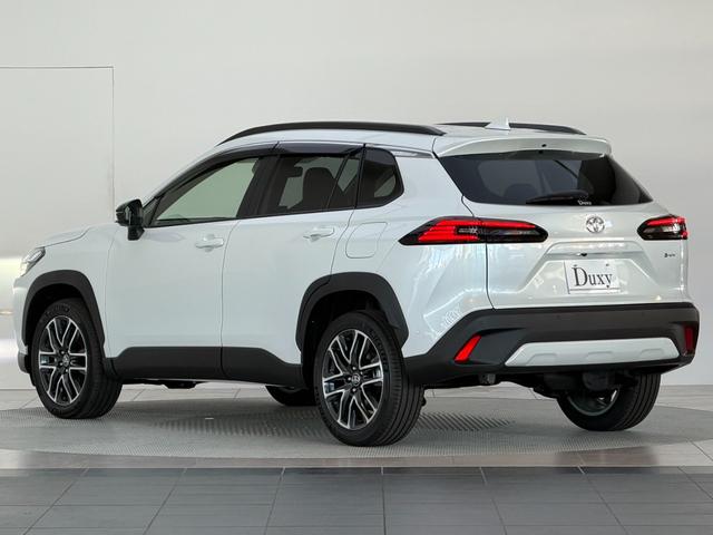 カローラクロス ハイブリッド　Ｚ　【パノラマルーフ＆置くだけ充電】　１０．５インチコネクトナビ　アダプティブハイビーム　パノラミックビューモニター　ブラインドスポットモニター　ステアリングヒーター　アクセサリーコンセント　純正１８ＡＷ（10枚目）