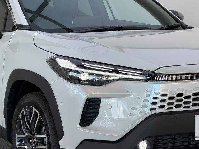 カローラクロス ハイブリッド　Ｚ　【パノラマルーフ＆置くだけ充電】　１０．５インチコネクトナビ　アダプティブハイビーム　パノラミックビューモニター　ブラインドスポットモニター　ステアリングヒーター　アクセサリーコンセント　純正１８ＡＷ（19枚目）