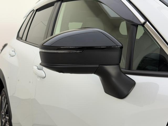 カローラクロス ハイブリッド　Ｚ　【パノラマルーフ＆置くだけ充電】　１０．５インチコネクトナビ　アダプティブハイビーム　パノラミックビューモニター　ブラインドスポットモニター　ステアリングヒーター　アクセサリーコンセント　純正１８ＡＷ（25枚目）