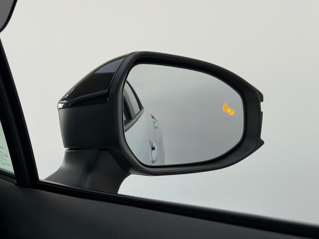 カローラクロス ハイブリッド　Ｚ　【パノラマルーフ＆置くだけ充電】　１０．５インチコネクトナビ　アダプティブハイビーム　パノラミックビューモニター　ブラインドスポットモニター　ステアリングヒーター　アクセサリーコンセント　純正１８ＡＷ（26枚目）