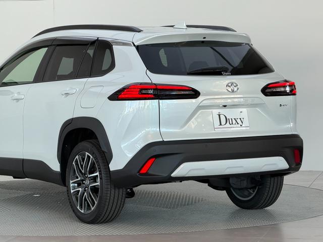 カローラクロス ハイブリッド　Ｚ　【パノラマルーフ＆置くだけ充電】　１０．５インチコネクトナビ　アダプティブハイビーム　パノラミックビューモニター　ブラインドスポットモニター　ステアリングヒーター　アクセサリーコンセント　純正１８ＡＷ（30枚目）