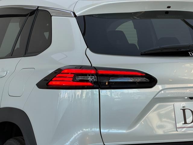 カローラクロス ハイブリッド　Ｚ　【パノラマルーフ＆置くだけ充電】　１０．５インチコネクトナビ　アダプティブハイビーム　パノラミックビューモニター　ブラインドスポットモニター　ステアリングヒーター　アクセサリーコンセント　純正１８ＡＷ（31枚目）