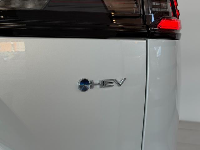 カローラクロス ハイブリッド　Ｚ　【パノラマルーフ＆置くだけ充電】　１０．５インチコネクトナビ　アダプティブハイビーム　パノラミックビューモニター　ブラインドスポットモニター　ステアリングヒーター　アクセサリーコンセント　純正１８ＡＷ（35枚目）