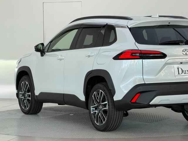 カローラクロス ハイブリッド　Ｚ　【パノラマルーフ＆置くだけ充電】　１０．５インチコネクトナビ　アダプティブハイビーム　パノラミックビューモニター　ブラインドスポットモニター　ステアリングヒーター　アクセサリーコンセント　純正１８ＡＷ（39枚目）