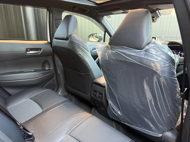 カローラクロス ハイブリッド　Ｚ　【パノラマルーフ＆置くだけ充電】　１０．５インチコネクトナビ　アダプティブハイビーム　パノラミックビューモニター　ブラインドスポットモニター　ステアリングヒーター　アクセサリーコンセント　純正１８ＡＷ（47枚目）