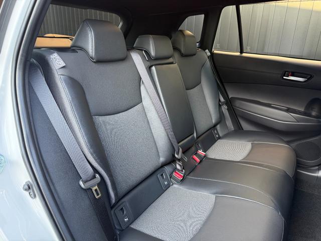 カローラクロス ハイブリッド　Ｚ　【パノラマルーフ＆置くだけ充電】　１０．５インチコネクトナビ　アダプティブハイビーム　パノラミックビューモニター　ブラインドスポットモニター　ステアリングヒーター　アクセサリーコンセント　純正１８ＡＷ（48枚目）