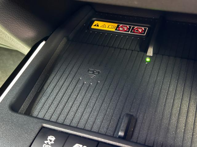 カローラクロス ハイブリッド　Ｚ　【パノラマルーフ＆置くだけ充電】　１０．５インチコネクトナビ　アダプティブハイビーム　パノラミックビューモニター　ブラインドスポットモニター　ステアリングヒーター　アクセサリーコンセント　純正１８ＡＷ（68枚目）