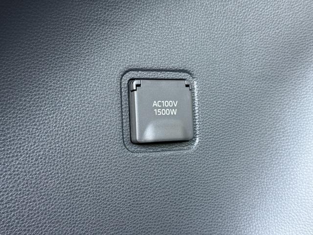 カローラクロス ハイブリッド　Ｚ　【パノラマルーフ＆置くだけ充電】　１０．５インチコネクトナビ　アダプティブハイビーム　パノラミックビューモニター　ブラインドスポットモニター　ステアリングヒーター　アクセサリーコンセント　純正１８ＡＷ（73枚目）
