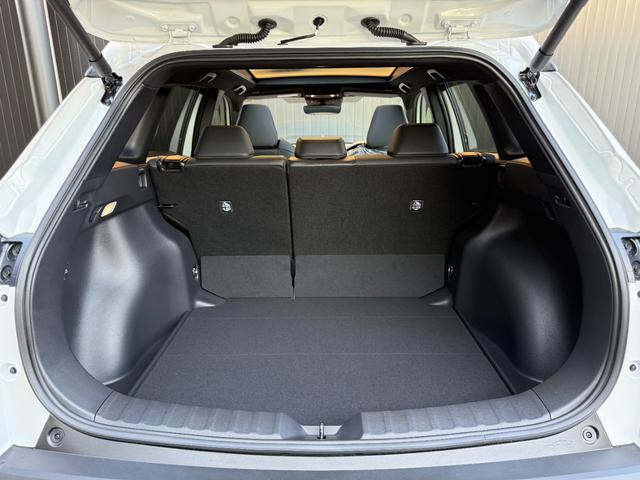 カローラクロス ハイブリッド　Ｚ　【パノラマルーフ＆置くだけ充電】　１０．５インチコネクトナビ　アダプティブハイビーム　パノラミックビューモニター　ブラインドスポットモニター　ステアリングヒーター　アクセサリーコンセント　純正１８ＡＷ（74枚目）