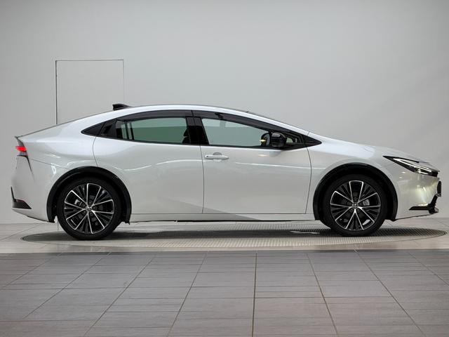 プリウス Z 【パノラマルーフ付き】 12.3インチコネクテッドナビ デジタルインナーミラー ドライブレコーダー パノラミックビューモニター ブラインドスポットモニター パワーバックドア ETC2.0 純正19AW(7枚目)