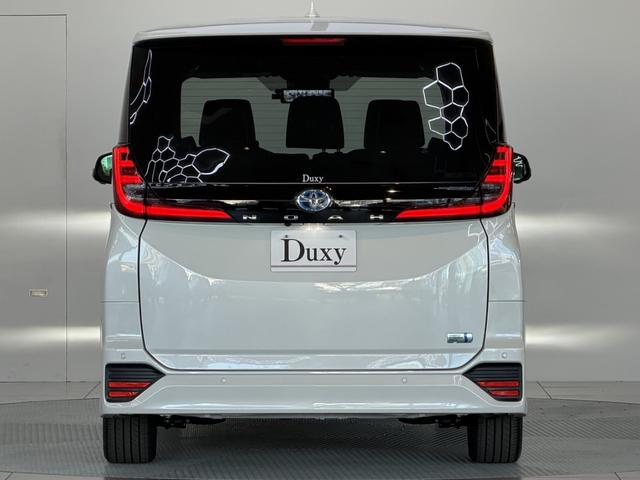 ノア 　【トヨタチームメイト付き】　１０．５型コネクトナビ　パノラミックビューモニター　ブラインドスポットモニター　快適利便パッケージＨｉ　ＣＤ／ＤＶＤデッキ　パワーバックドア　シートヒーター　純正１７チＡＷ（5枚目）