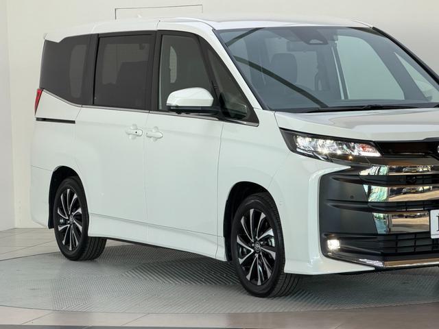 ノア 　【トヨタチームメイト付き】　１０．５型コネクトナビ　パノラミックビューモニター　ブラインドスポットモニター　快適利便パッケージＨｉ　ＣＤ／ＤＶＤデッキ　パワーバックドア　シートヒーター　純正１７チＡＷ（31枚目）