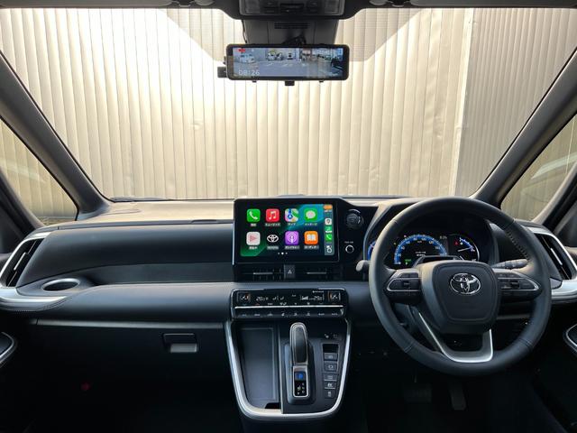 ノア 　【トヨタチームメイト付き】　１０．５型コネクトナビ　パノラミックビューモニター　ブラインドスポットモニター　快適利便パッケージＨｉ　ＣＤ／ＤＶＤデッキ　パワーバックドア　シートヒーター　純正１７チＡＷ（34枚目）