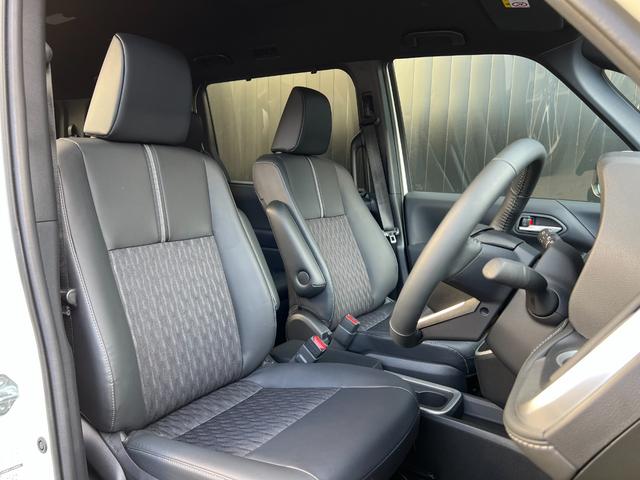 ノア 　【トヨタチームメイト付き】　１０．５型コネクトナビ　パノラミックビューモニター　ブラインドスポットモニター　快適利便パッケージＨｉ　ＣＤ／ＤＶＤデッキ　パワーバックドア　シートヒーター　純正１７チＡＷ（37枚目）