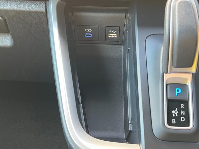 ノア 　【トヨタチームメイト付き】　１０．５型コネクトナビ　パノラミックビューモニター　ブラインドスポットモニター　快適利便パッケージＨｉ　ＣＤ／ＤＶＤデッキ　パワーバックドア　シートヒーター　純正１７チＡＷ（59枚目）