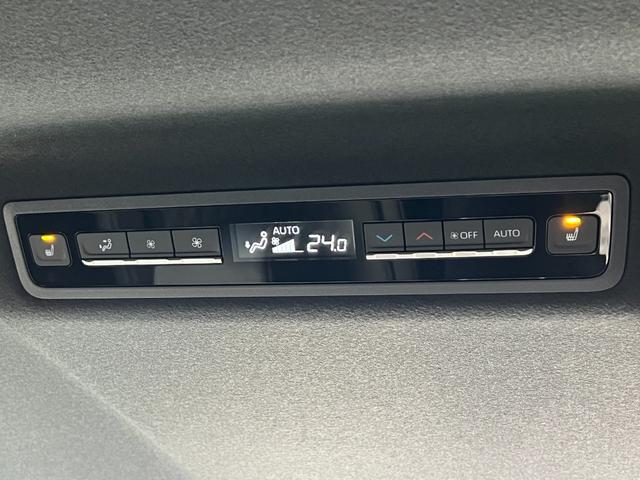 ノア 　【トヨタチームメイト付き】　１０．５型コネクトナビ　パノラミックビューモニター　ブラインドスポットモニター　快適利便パッケージＨｉ　ＣＤ／ＤＶＤデッキ　パワーバックドア　シートヒーター　純正１７チＡＷ（73枚目）