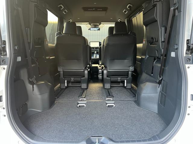 ノア 　【トヨタチームメイト付き】　１０．５型コネクトナビ　パノラミックビューモニター　ブラインドスポットモニター　快適利便パッケージＨｉ　ＣＤ／ＤＶＤデッキ　パワーバックドア　シートヒーター　純正１７チＡＷ（75枚目）